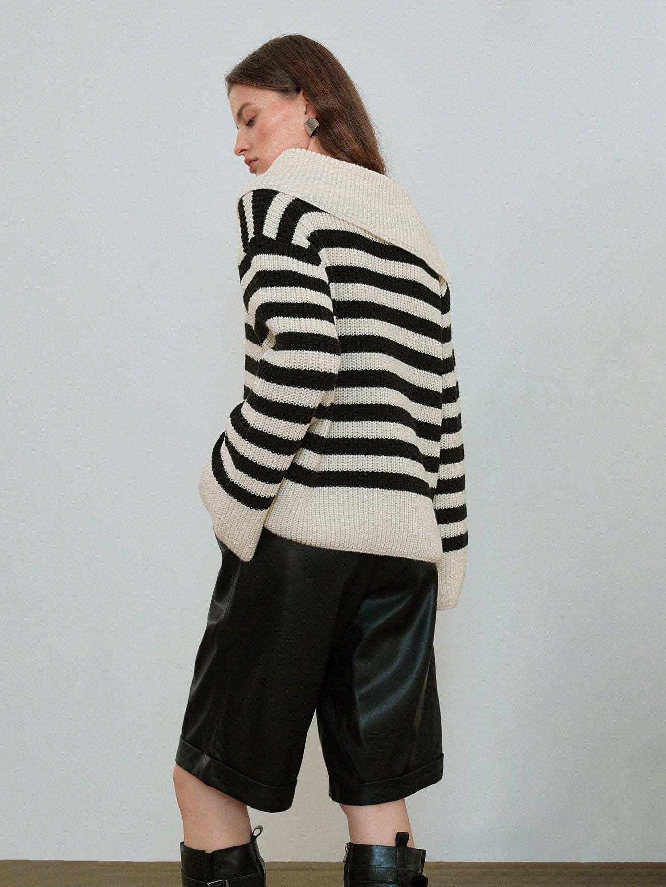 Contrast Collar Striped Pattern Drop Shoulder Sweater