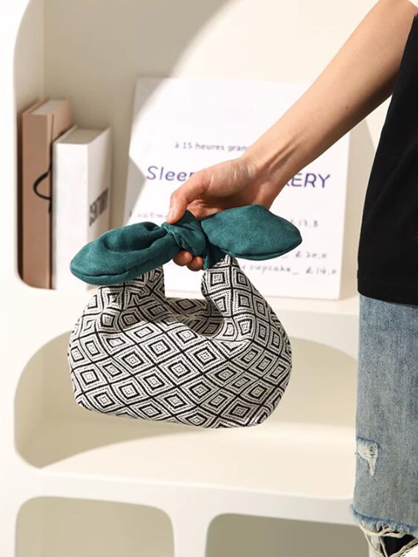 1pc Random Fashionable Portable Butterfly Knot Design Dirty-resistant Lunch Box Storage Bag For Students